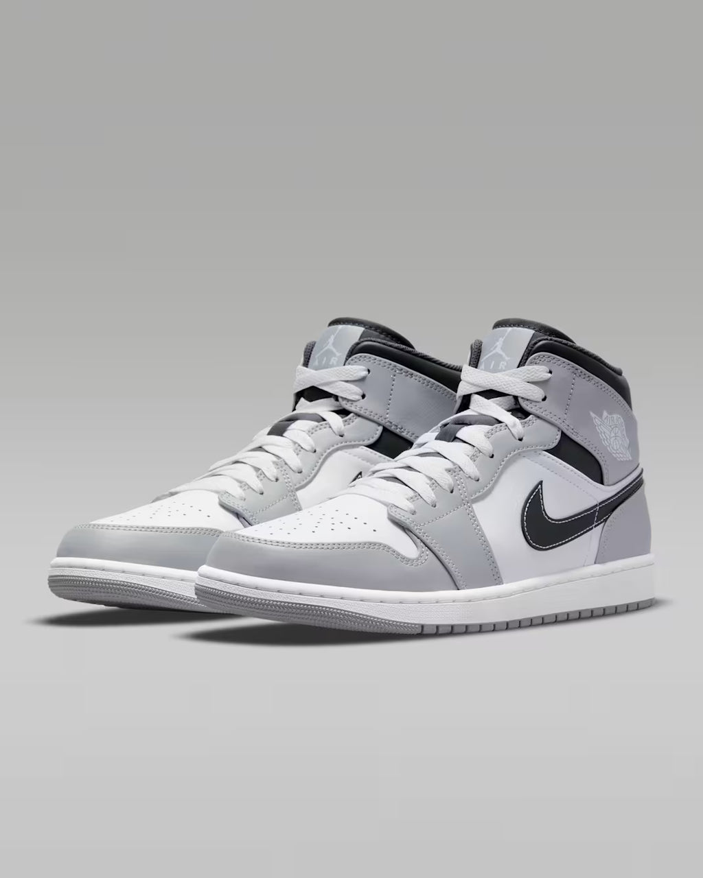 Nike Air Jordan 1 Retro - "Light Smoke Grey"