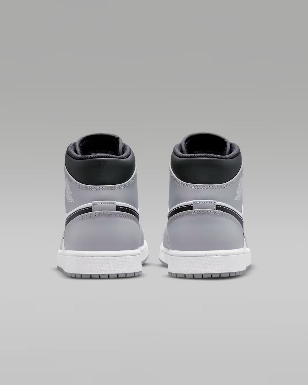 Nike Air Jordan 1 Retro - "Light Smoke Grey"