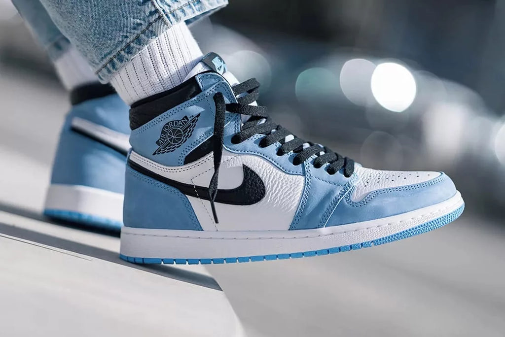 NIKE Air Jordan 1 Retro High OG "University Blue"