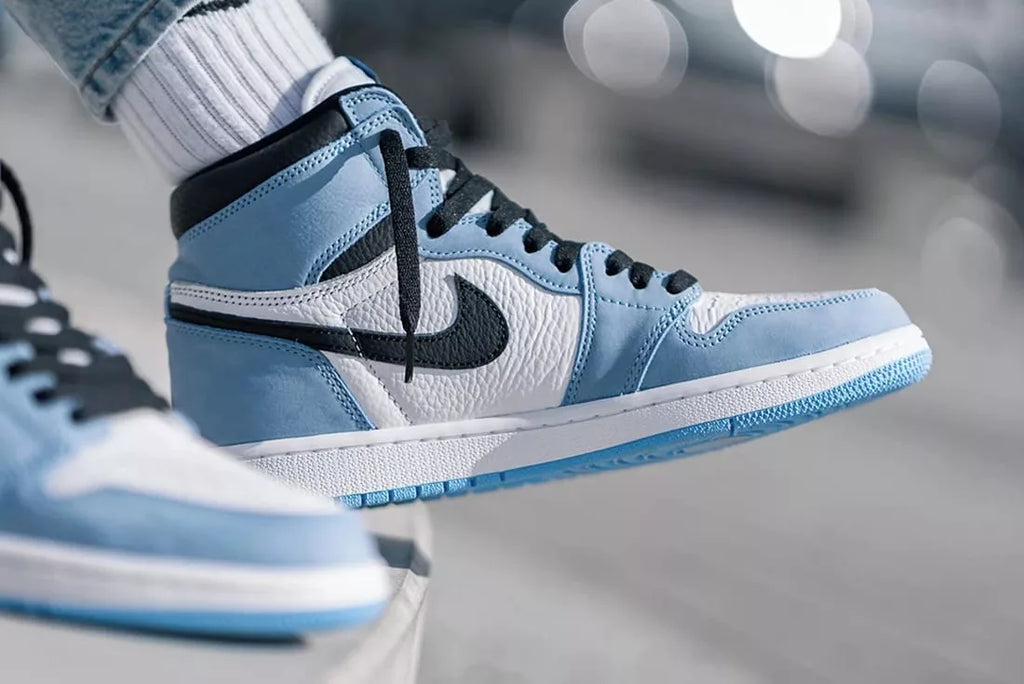 NIKE Air Jordan 1 Retro High OG "University Blue"