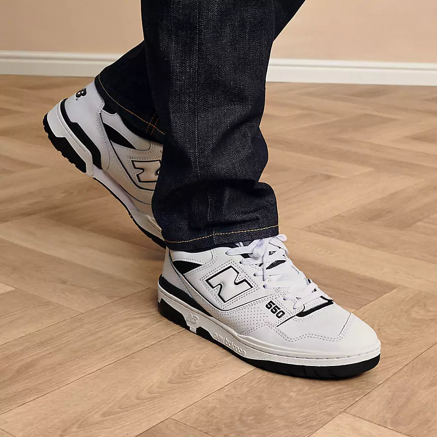 NEW BALANCE BB550 - WHITE/ BLACK